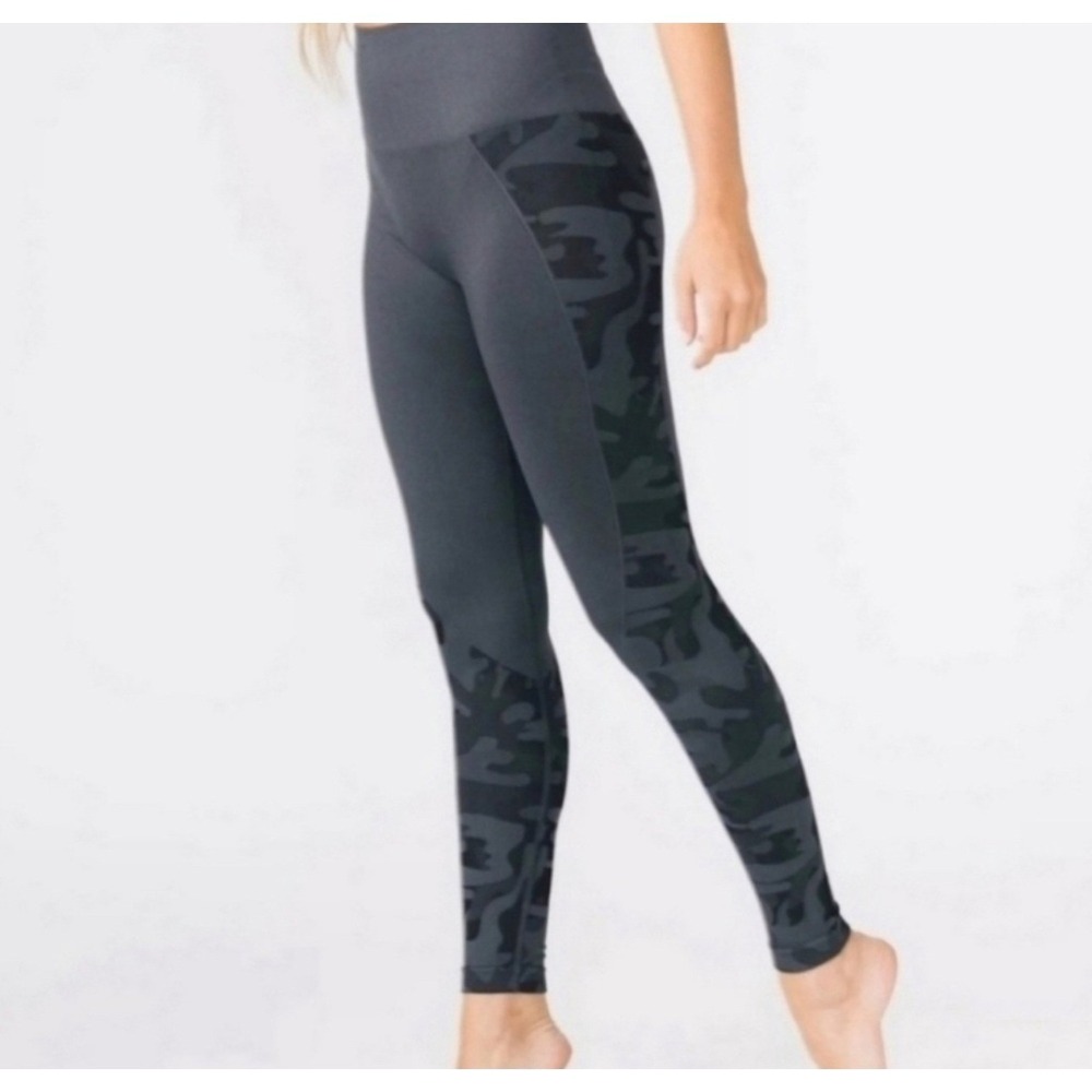 Zyia Black Camouflage Leggings